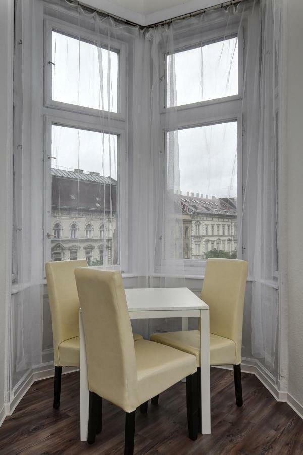 Heart Of Downtown Apartment Budapest Eksteriør billede