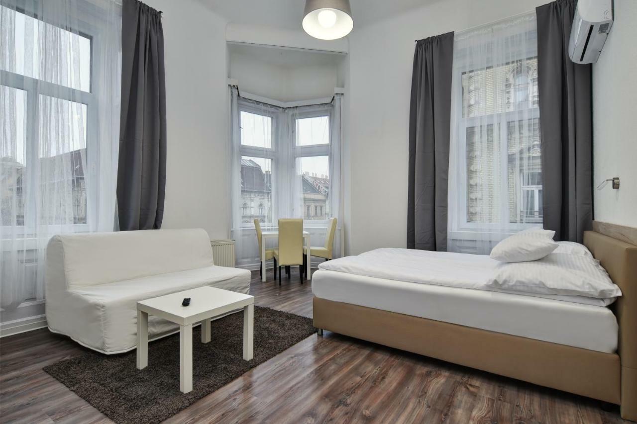 Heart Of Downtown Apartment Budapest Eksteriør billede