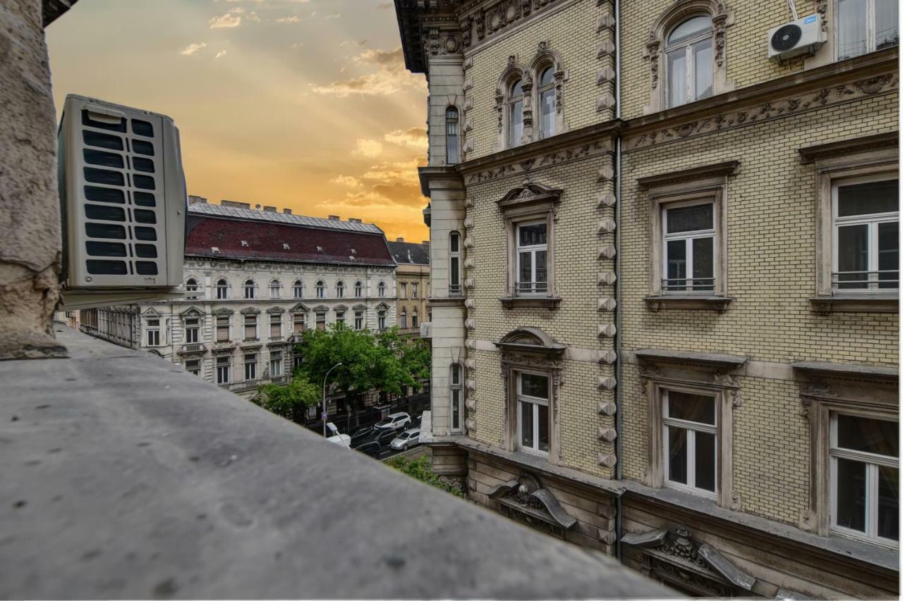 Heart Of Downtown Apartment Budapest Eksteriør billede